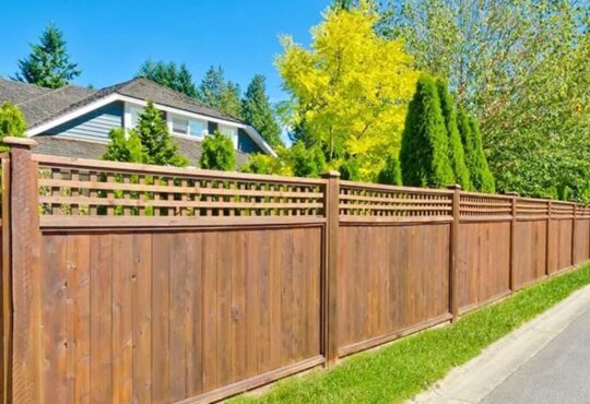 Selecting the Right Fencing Material for Your Home